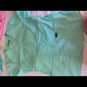 Greys Anatomy scrub set- Mint in size M